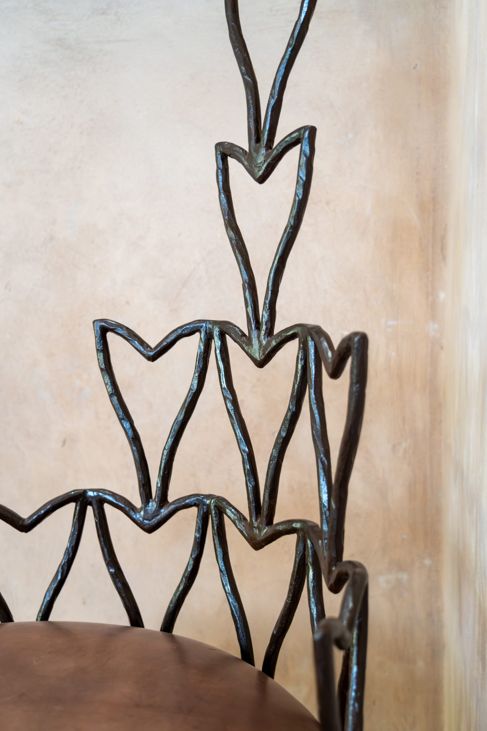 Chaise design en fer forgé – Image 2